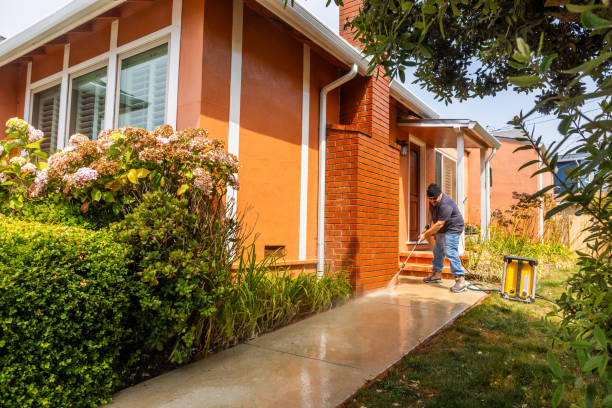 Best Pressure Washing Contractors  in Pella, IA